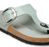 Gizeh Big Buckle Cuir naturel verni - High-Shine Pure Sage