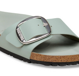 Madrid Big Buckle Cuir naturel verni - High-Shine Pure Sage